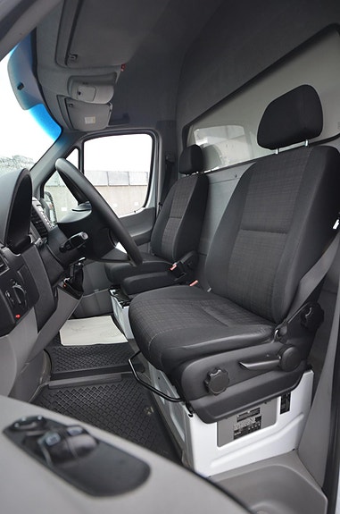 Mercedes-Benz Sprinter 15 of 27