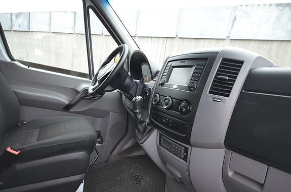 Mercedes-Benz Sprinter 17 of 27