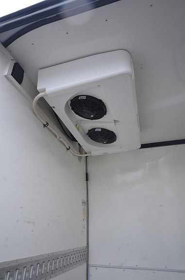 Mercedes-Benz Sprinter 13 of 27