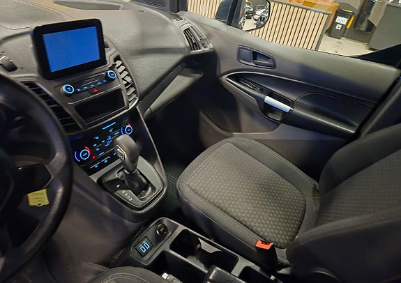 Ford Transit Courier 3 of 4