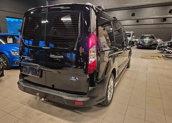 Ford Transit Courier 2 of 4