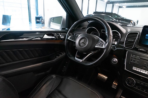 Mercedes-Benz GLS350 d 9 of 15