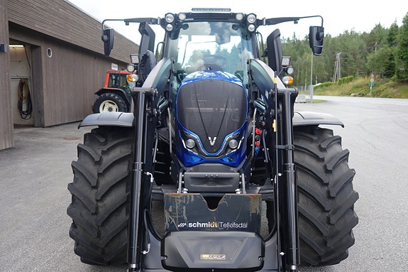 Valtra N175 3 of 10