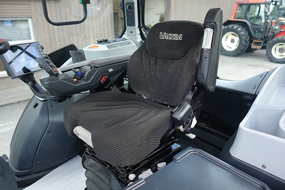 Valtra N175 7 of 10