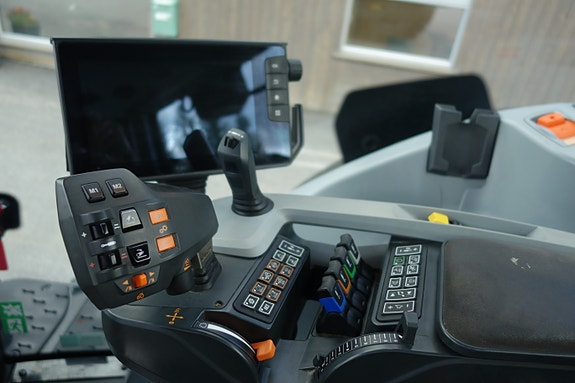 Valtra N175 8 of 10