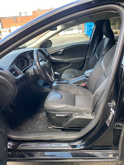 Volvo V40 11 of 30