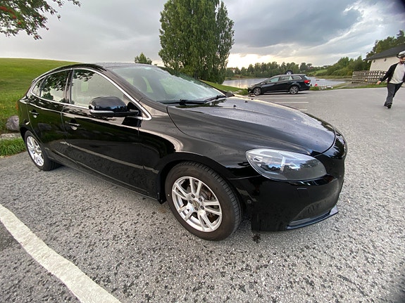 Volvo V40 8 of 30