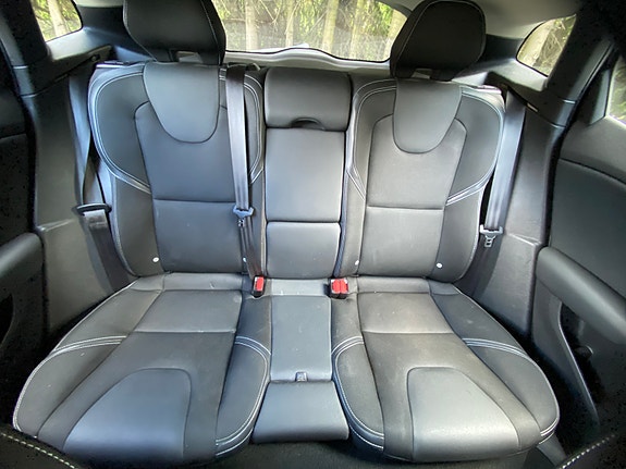 Volvo V40 13 of 30
