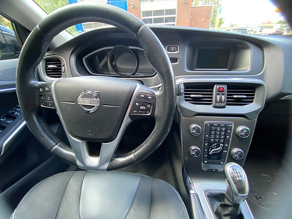 Volvo V40 15 of 30