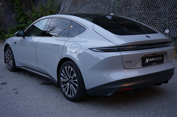 NIO ET5 15 of 30