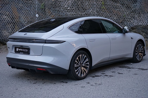 NIO ET5 7 of 30