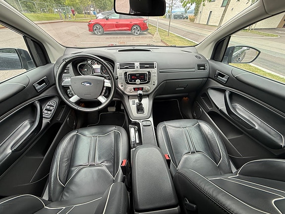 Ford Kuga 17 of 30