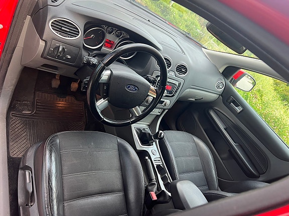 Ford Focus 8 of 13