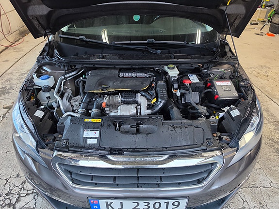 Peugeot 308 SW 10 of 10