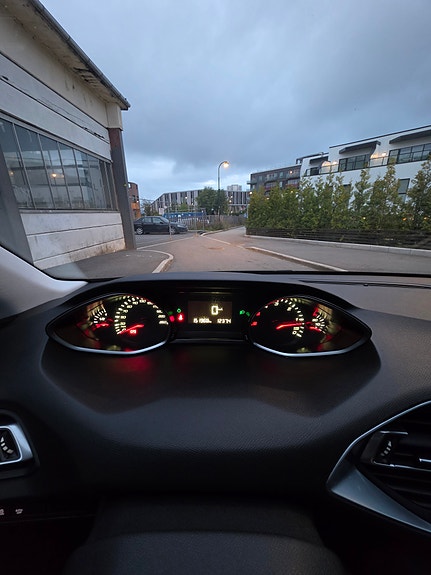 Peugeot 308 SW 6 of 10