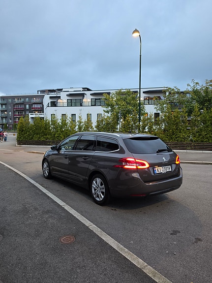 Peugeot 308 SW 3 of 10