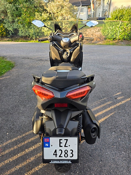 Yamaha X-Max 300 IRON MAX 4 of 8