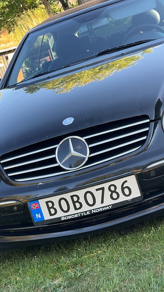 Mercedes-Benz CLK200 8 of 9