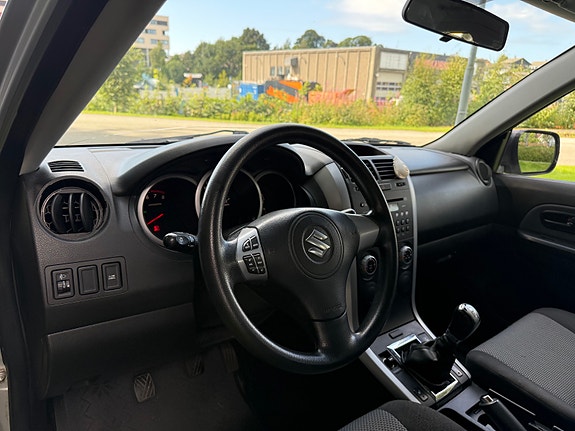 Suzuki Grand Vitara 16 of 19