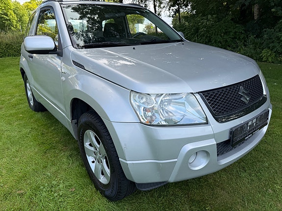 Suzuki Grand Vitara 2 of 19