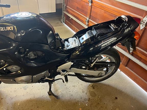 Suzuki GSX 750 F 6 of 10