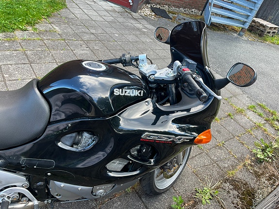 Suzuki GSX 750 F 3 of 10