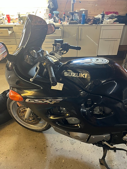 Suzuki GSX 750 F 7 of 10