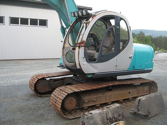 Hitachi EX120 14 of 16