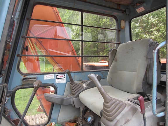 Hitachi EX120 3 of 16