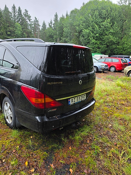 SsangYong Rodius 3 of 8