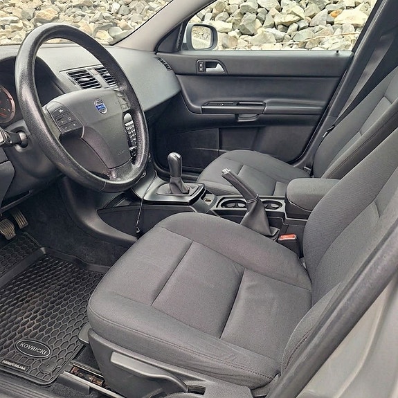 Volvo V50 7 of 20