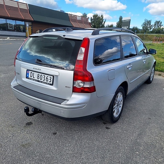Volvo V50 3 of 20