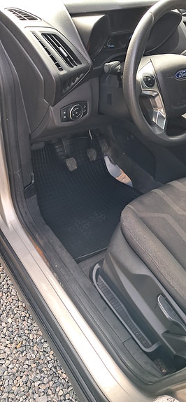 Ford Transit Connect 4 of 8