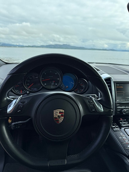 Porsche Cayenne 14 of 30