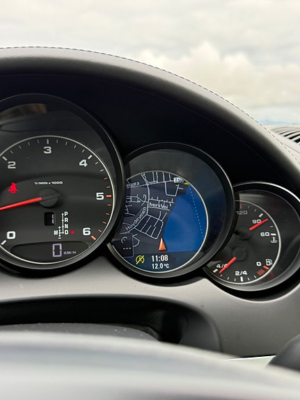 Porsche Cayenne 26 of 30