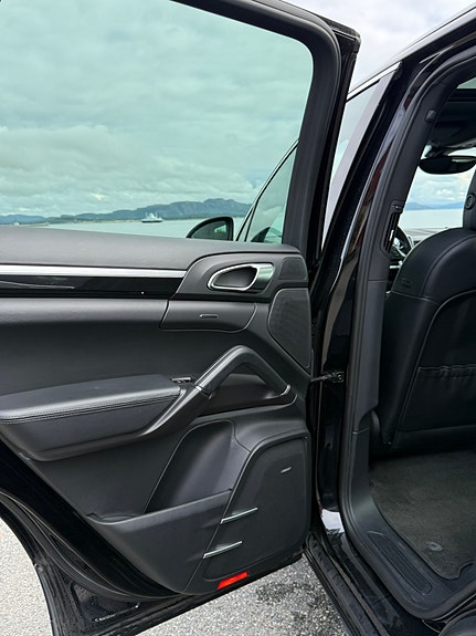 Porsche Cayenne 22 of 30