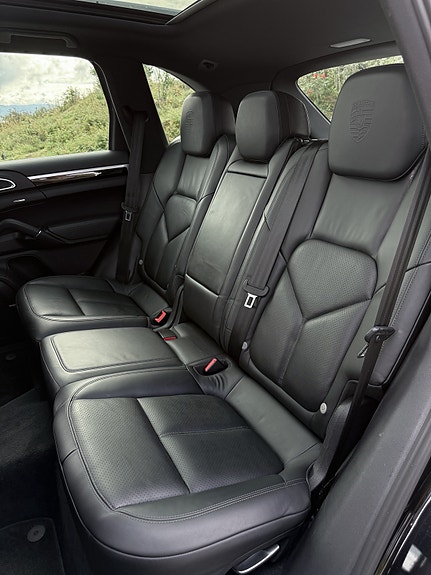 Porsche Cayenne 20 of 30