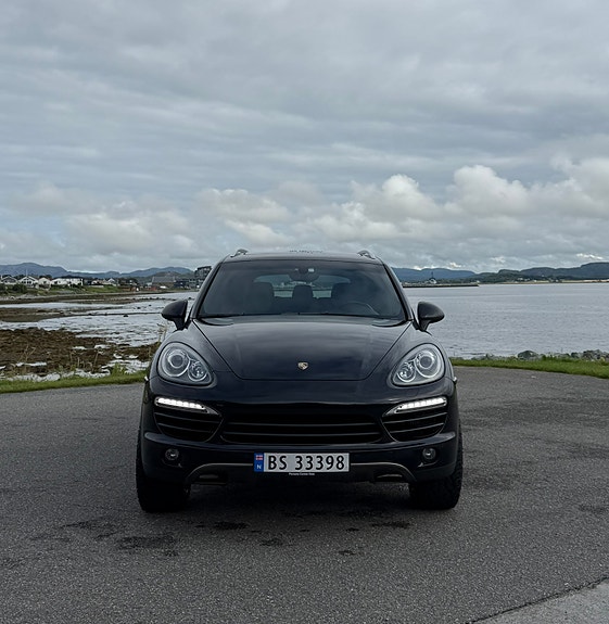 Porsche Cayenne 5 of 30