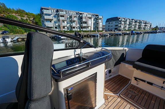 Askeladden Z8. MerCruiser QSD 320 hk. Baugprop. Ankervinsj. Skipsreg. 510 timer! 16 of 28