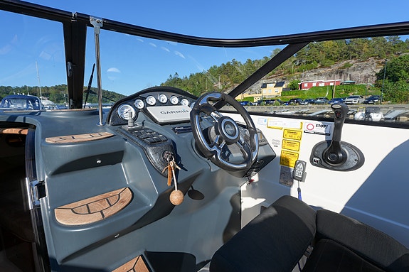Askeladden Z8. MerCruiser QSD 320 hk. Baugprop. Ankervinsj. Skipsreg. 510 timer! 20 of 28