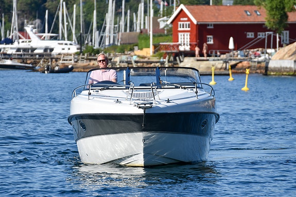 Askeladden Z8. MerCruiser QSD 320 hk. Baugprop. Ankervinsj. Skipsreg. 510 timer! 9 of 28