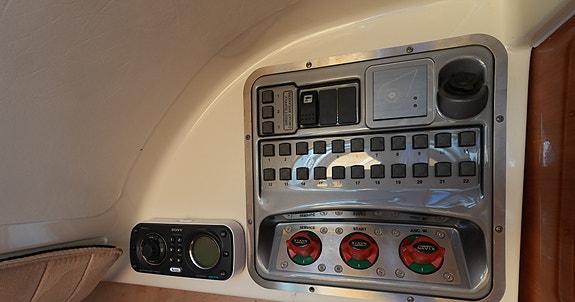 Askeladden Z8. MerCruiser QSD 320 hk. Baugprop. Ankervinsj. Skipsreg. 510 timer! 26 of 28