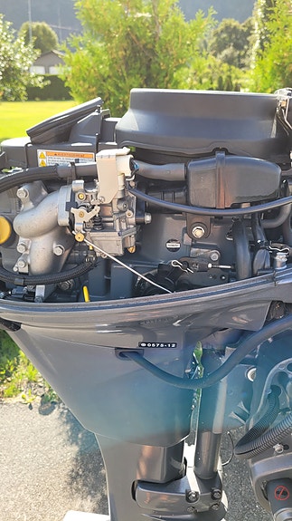 Eldre tur/fiskebåt med nyere motor 13 of 24