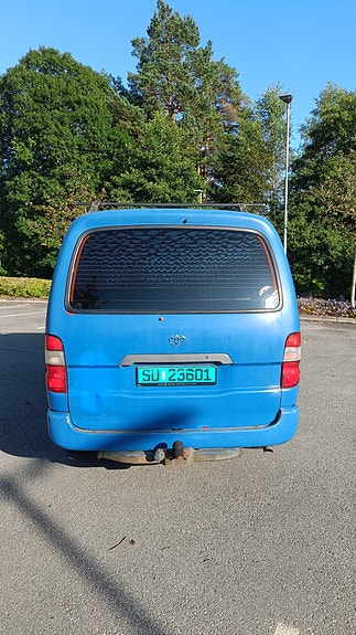 Toyota HiAce 3 of 18