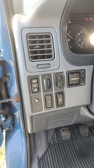 Toyota HiAce 16 of 18