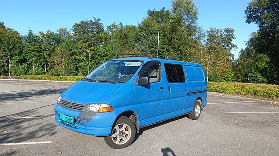 Toyota HiAce 11 of 18