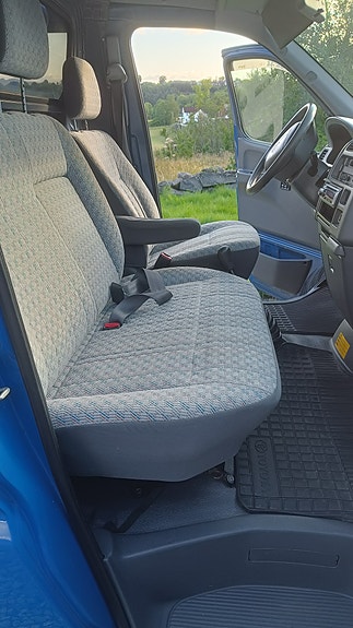 Toyota HiAce 13 of 18