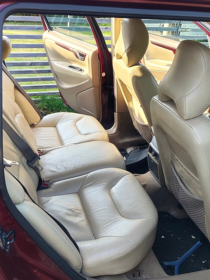 Volvo XC70 13 of 19
