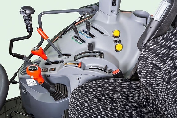 Kubota M4-073 19 of 28