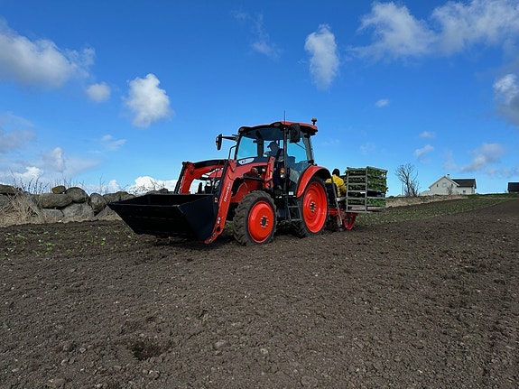 Kubota M4-073 13 of 28